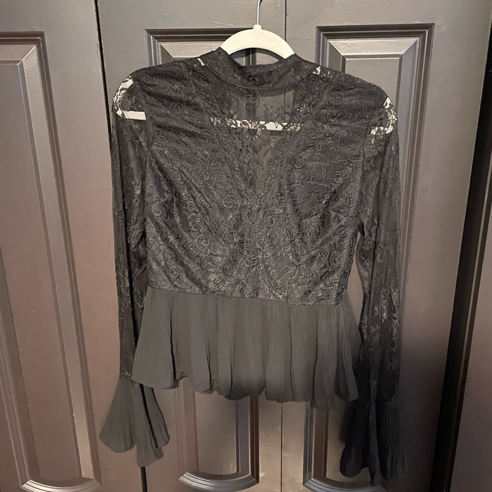 Lulu’s Lace Top - Picture 4 of 10